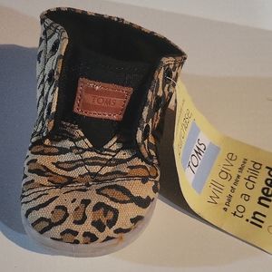 Tom's toddler slip ons